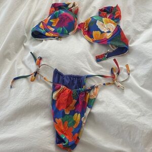 Weworewhat Floral Bikini Set with Vibrant Colors